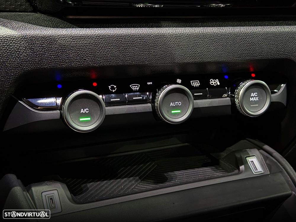 Citroën C4 PureTech 130 Stop&Start EAT8 SHINE - 29