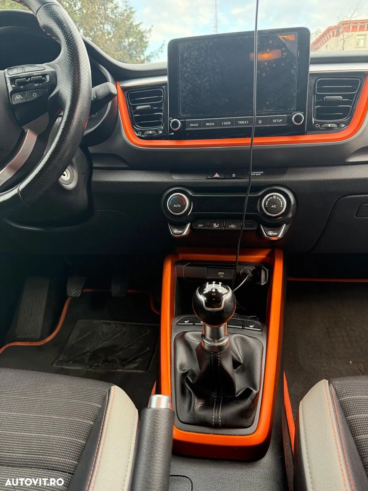 Kia Stonic 1.2 MPI 5MT Trend - 29