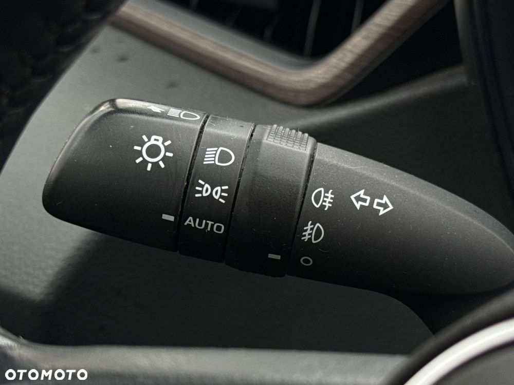 Toyota Corolla 1.8 Hybrid Trek - 20