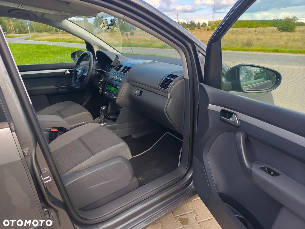 Volkswagen Touran 1.6 TDI DPF Highline DSG - 9