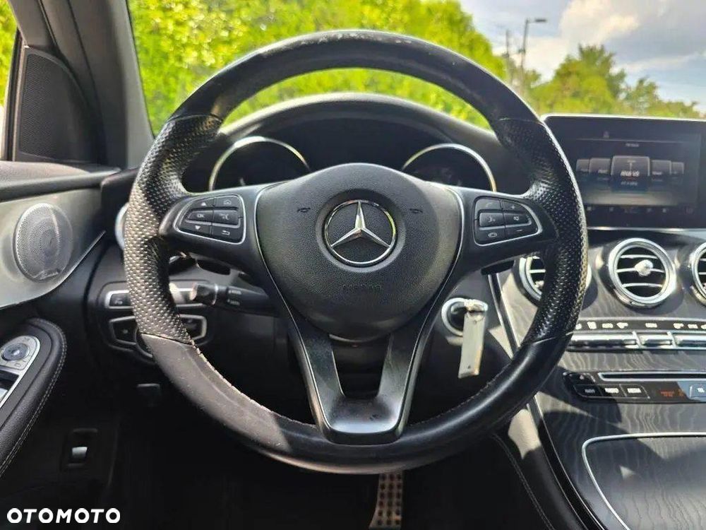 Mercedes-Benz GLC 300 4Matic 9G-TRONIC AMG Line - 12