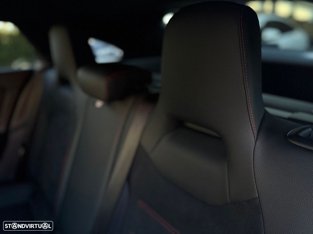 Mercedes-Benz CLA 250 e Shooting Brake AMG Line - 18