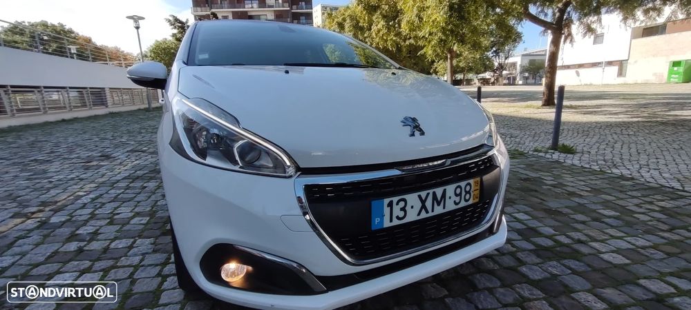 Peugeot 208 1.2 PureTech Signature - 28