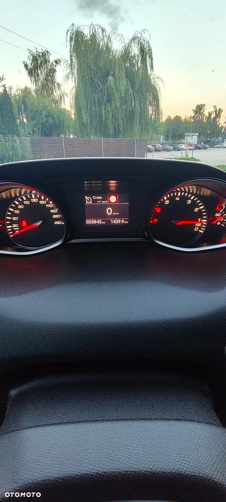 Peugeot 308 1.2 PureTech GPF Allure S&S - 4