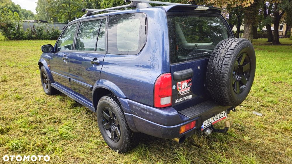 Suzuki XL7 - 4