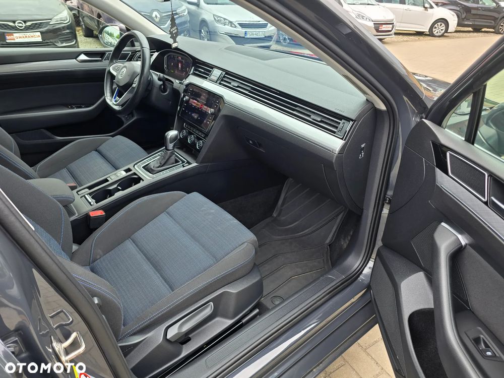 Volkswagen Passat Variant - 11