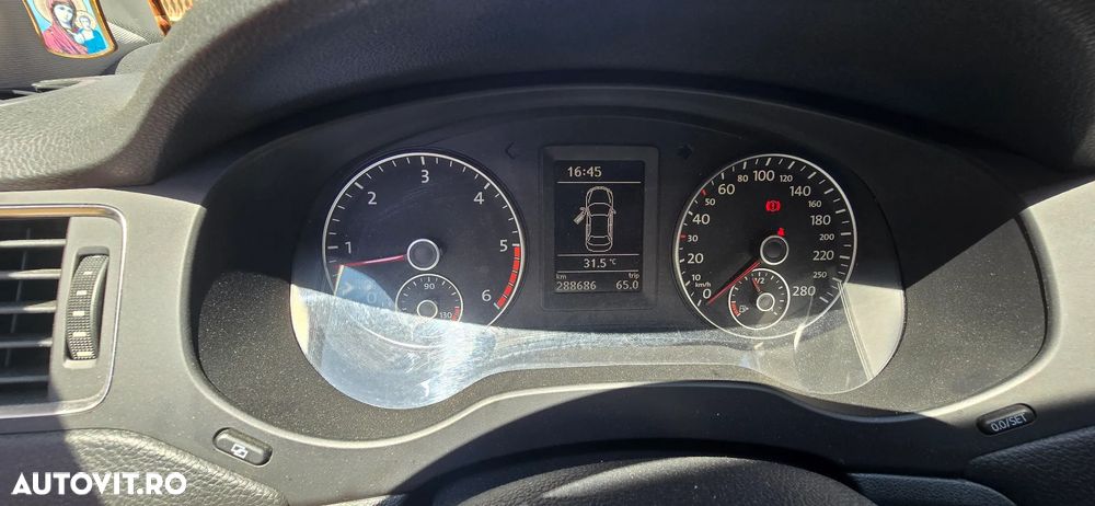 Volkswagen Jetta 2.0 TDI DPF Comfortline - 13