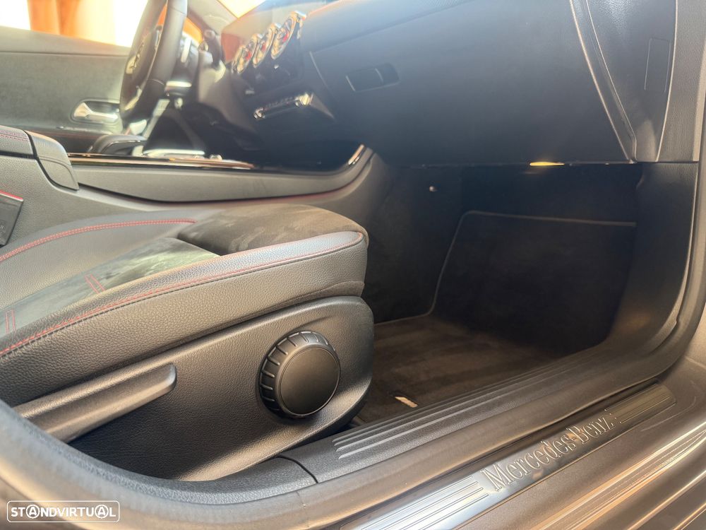 Mercedes-Benz A 250 e AMG Line - 38