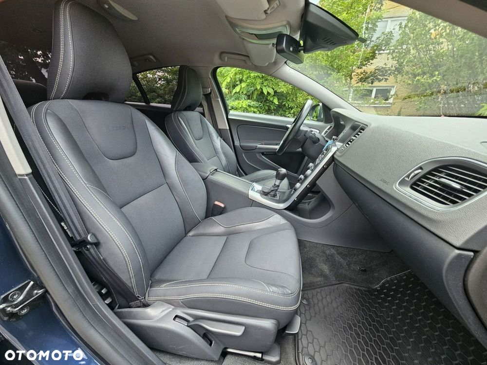 Volvo S60 D2 R-Design Momentum - 12