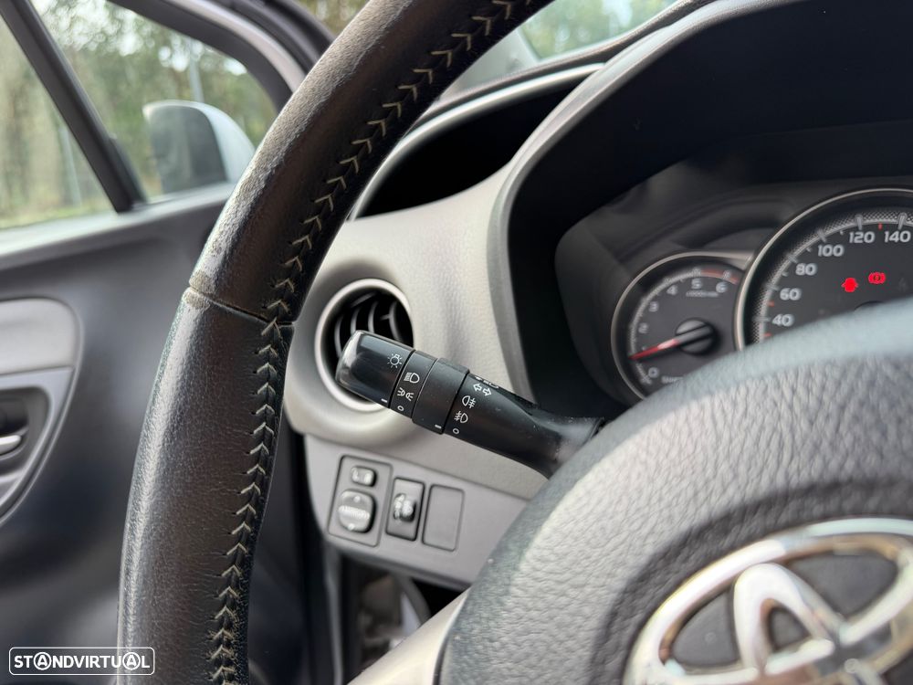 Toyota Yaris 1.4 D-4D Comfort+P.Style - 37