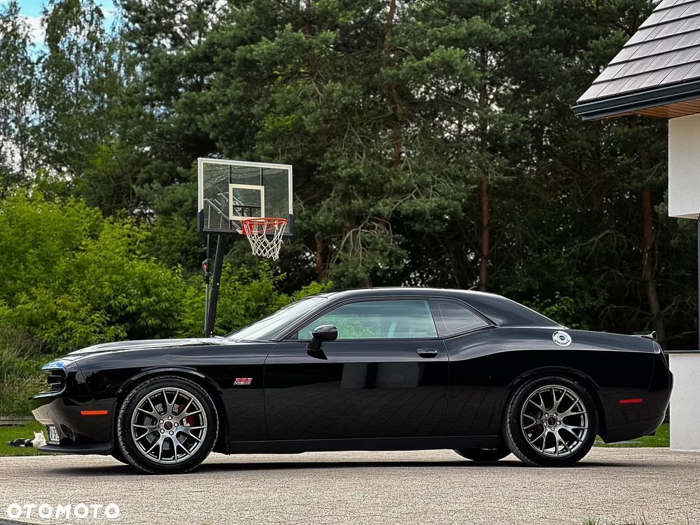 Dodge Challenger - 11
