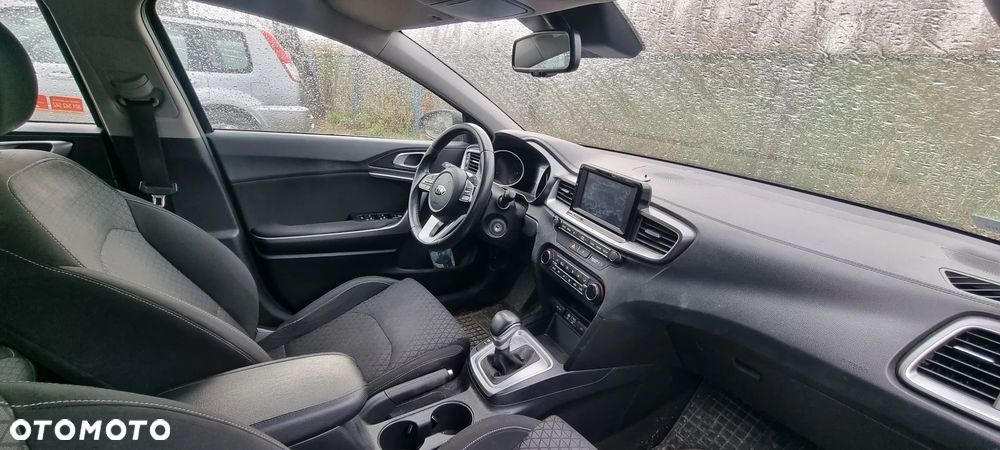 Kia Ceed - 4