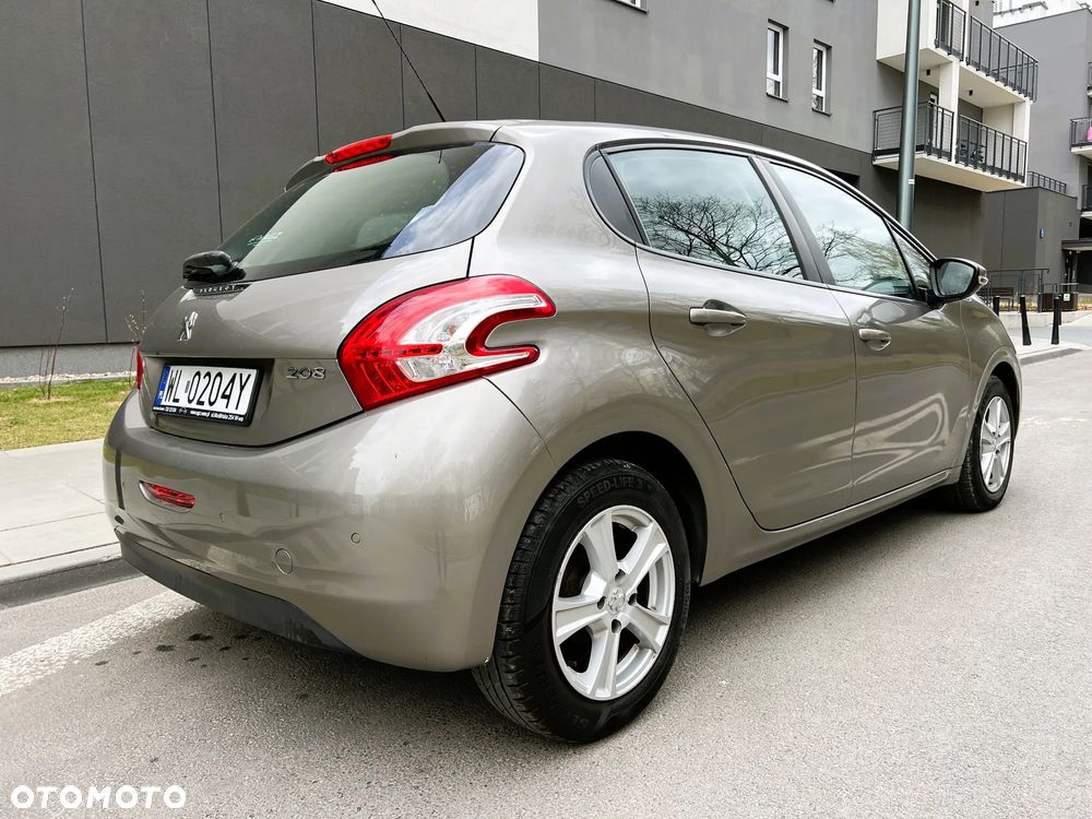 Peugeot 208 - 4