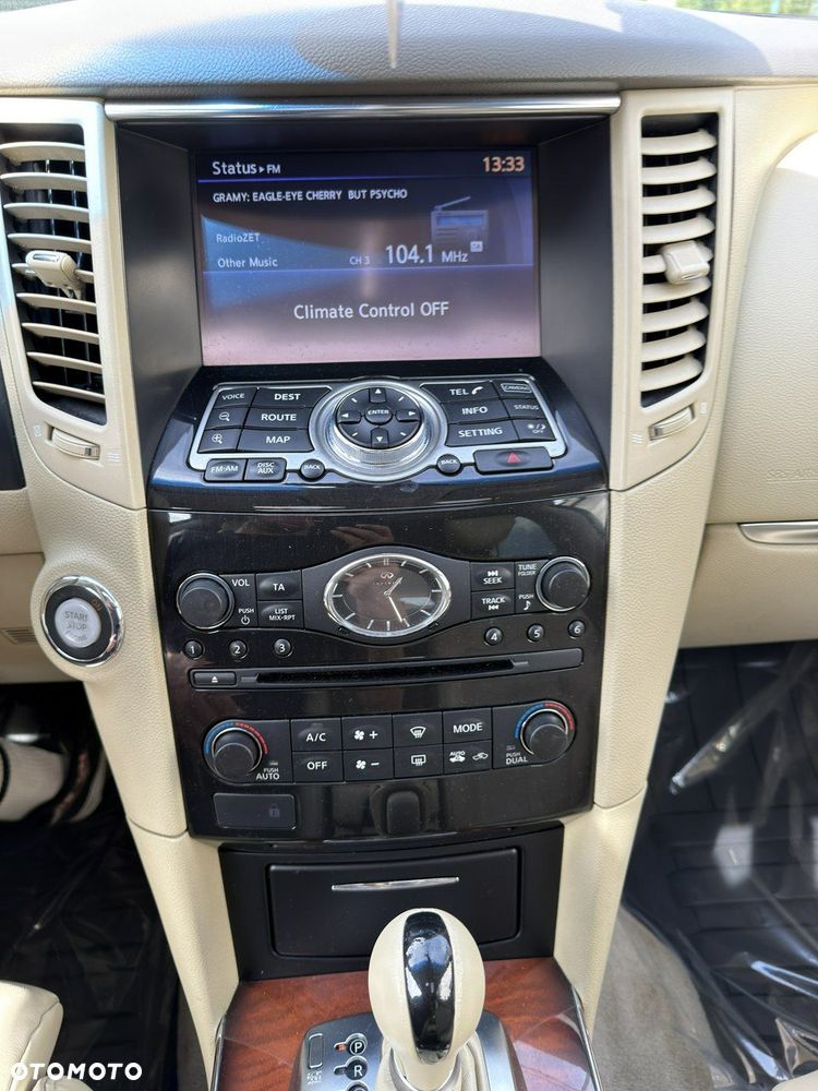 Infiniti QX70 - 19