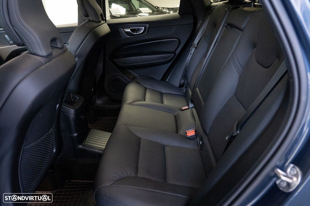 Volvo XC 60 2.0 T6 PHEV Plus Dark AWD - 46