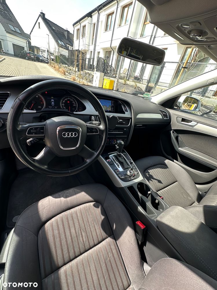 Audi A4 Limousine - 9