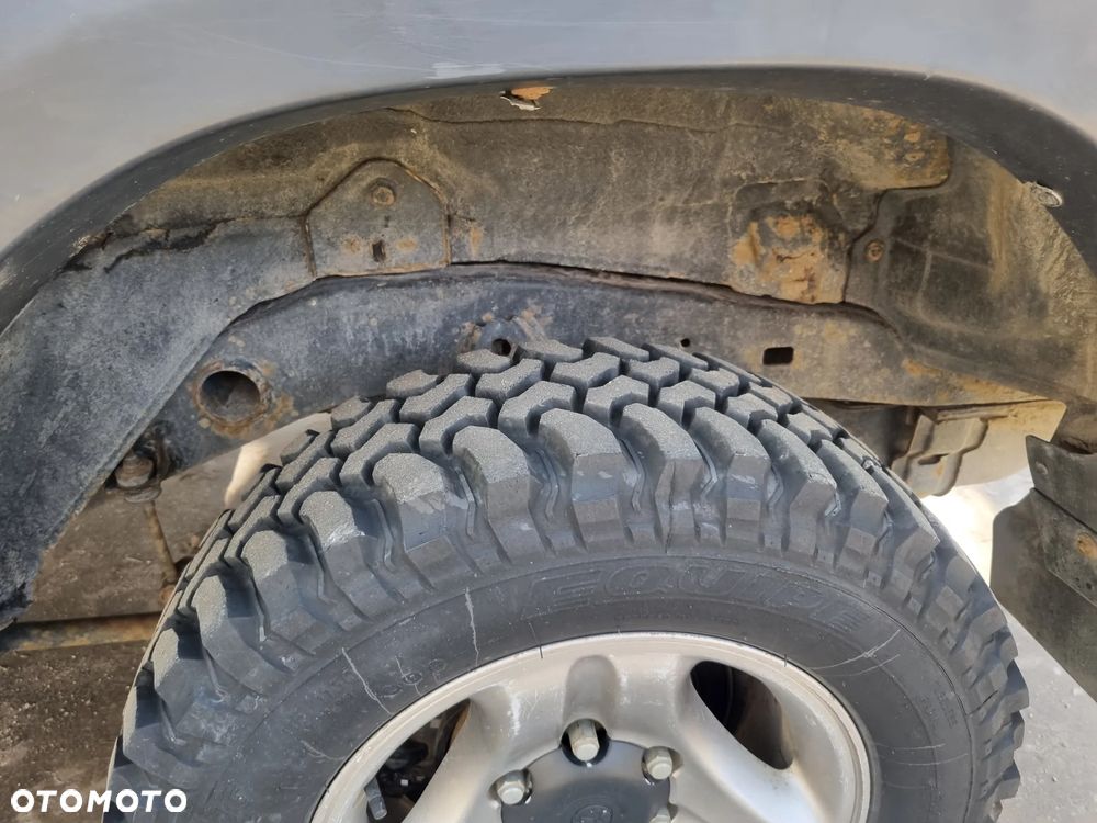 Toyota Land Cruiser - 22