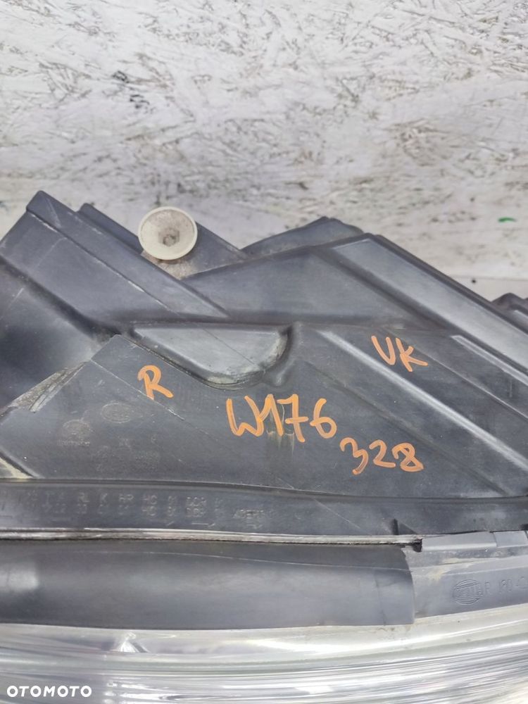 MERCEDES A KLASA W176 LAMPA PRAWA PRZEDNIA H7 UK - 8