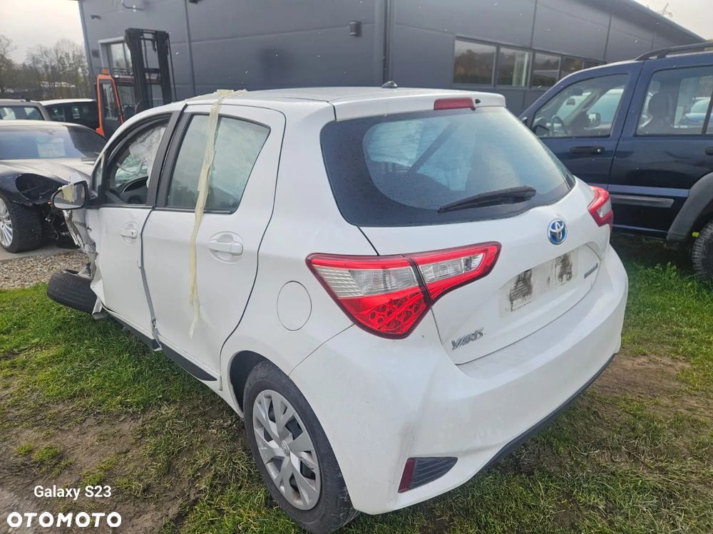Toyota Yaris Hybrid 1.5 VVT-i - 3