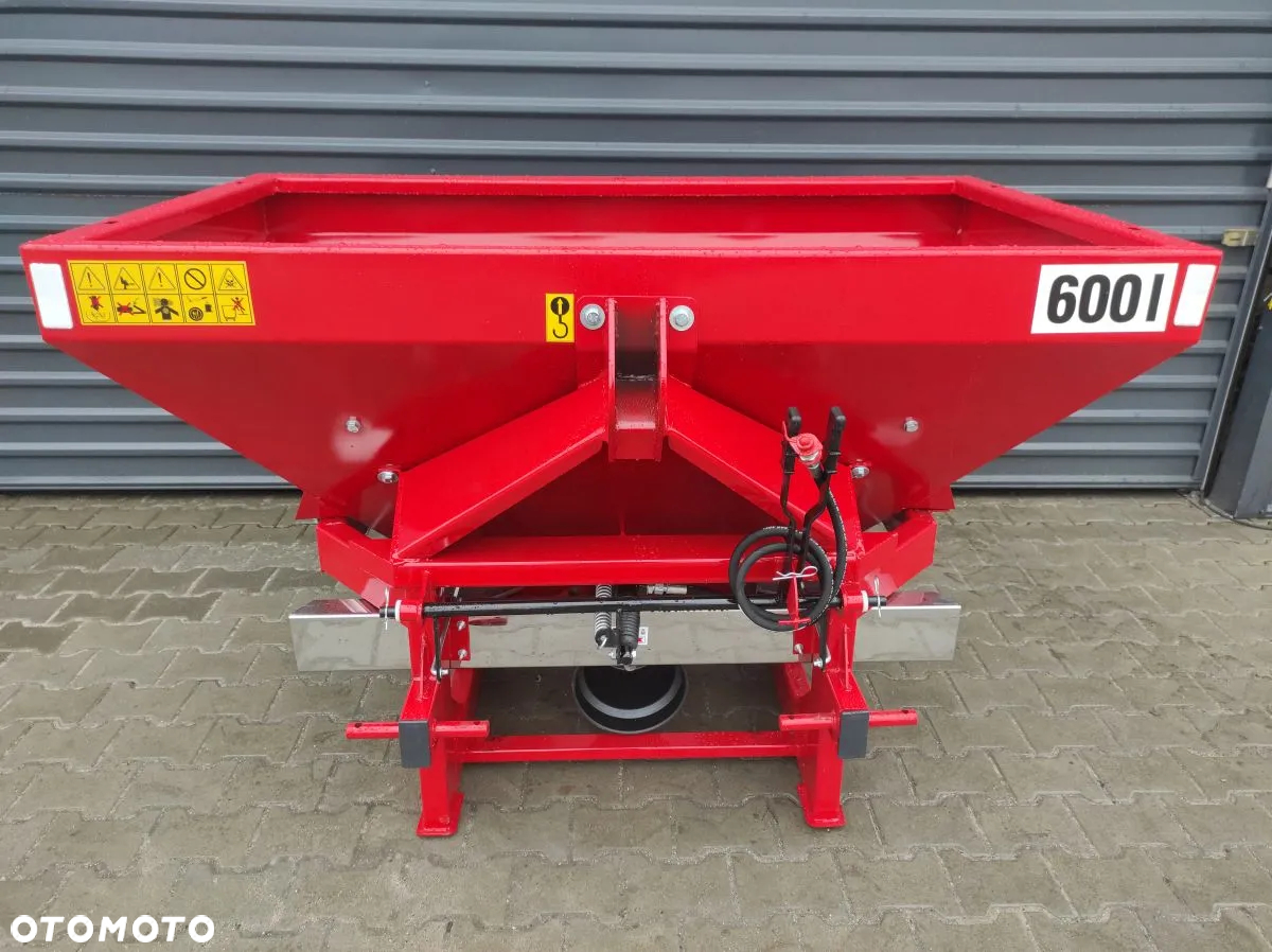 Rozsiewacz nawozu do nawozów Strumyk Tytan 400L 600L 800L 1000L 1200L - 2