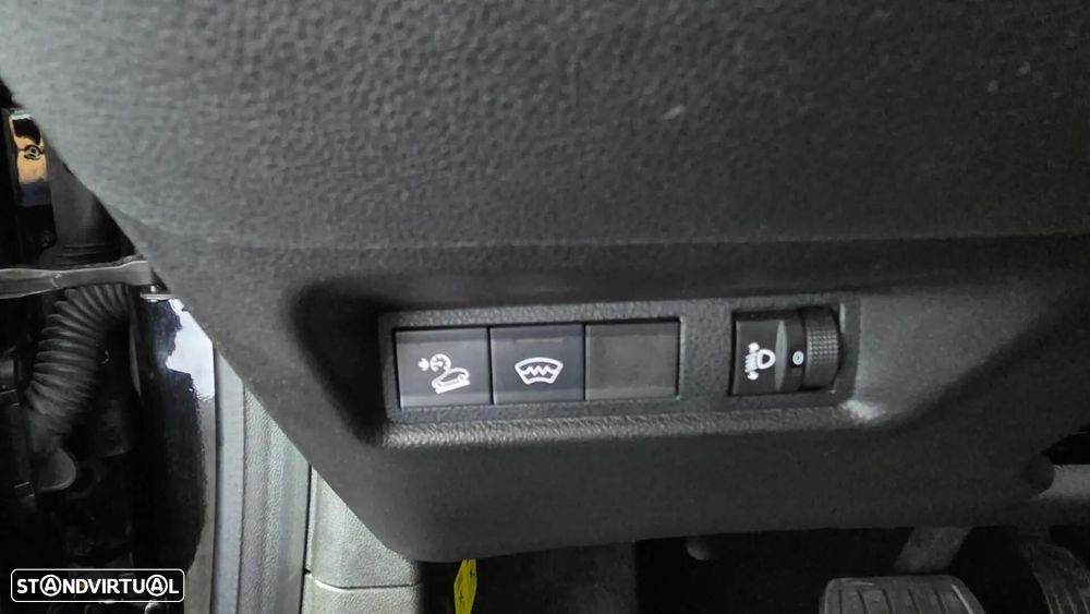 Jeep Avenger 1.2 e-Hybrid Summit DCT - 40
