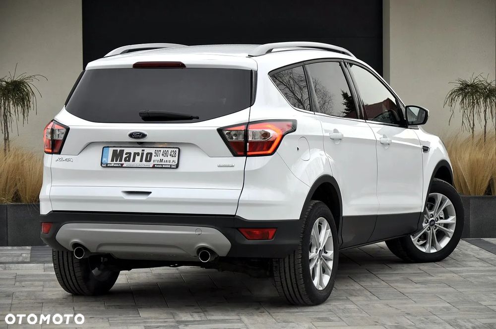 Ford Kuga 1.5 EcoBoost 2x4 Titanium - 4