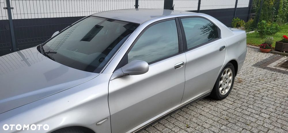 Alfa Romeo 166 2.4 JTD Distinctive - 1