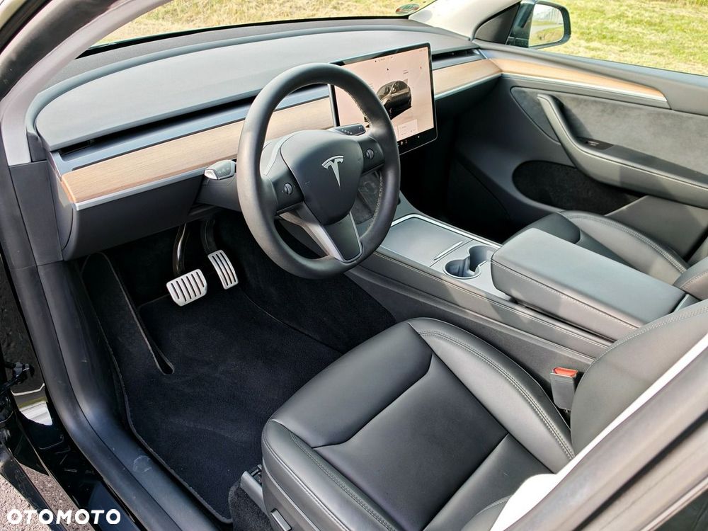 Tesla Model Y Performance Dual Motor AWD - 6
