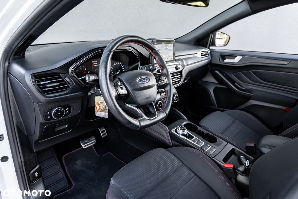 Ford Focus 1.0 EcoBoost Start-Stopp-System ST-LINE X - 16