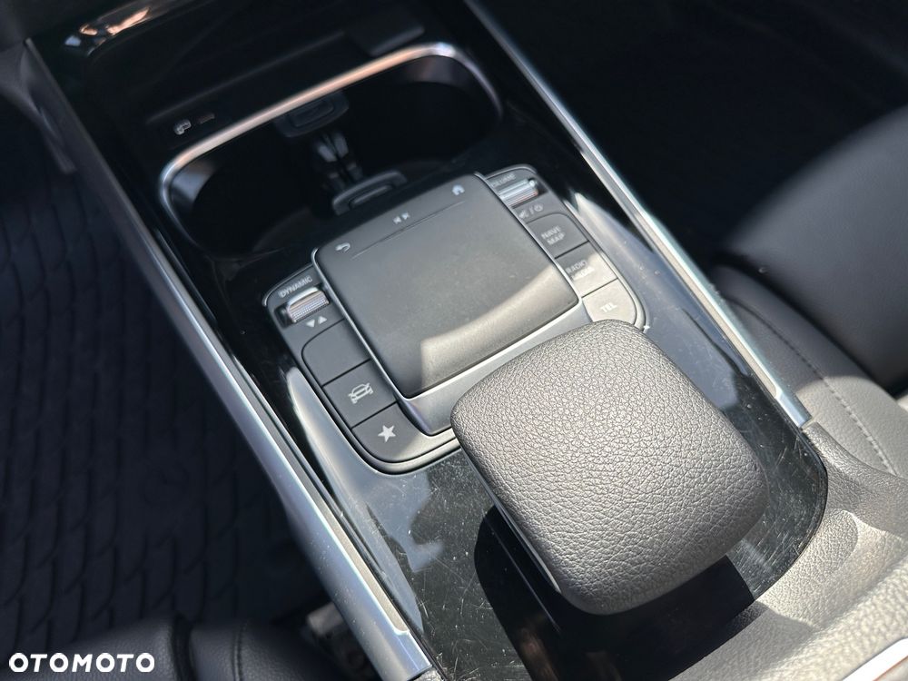 Mercedes-Benz GLB 250 4Matic 8G-DCT - 22