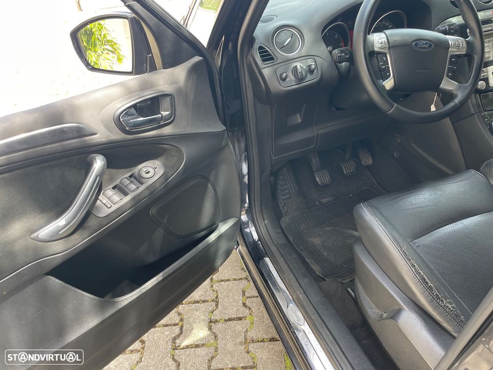 Ford S-Max 1.8 TDCi Titanium 7L - 32