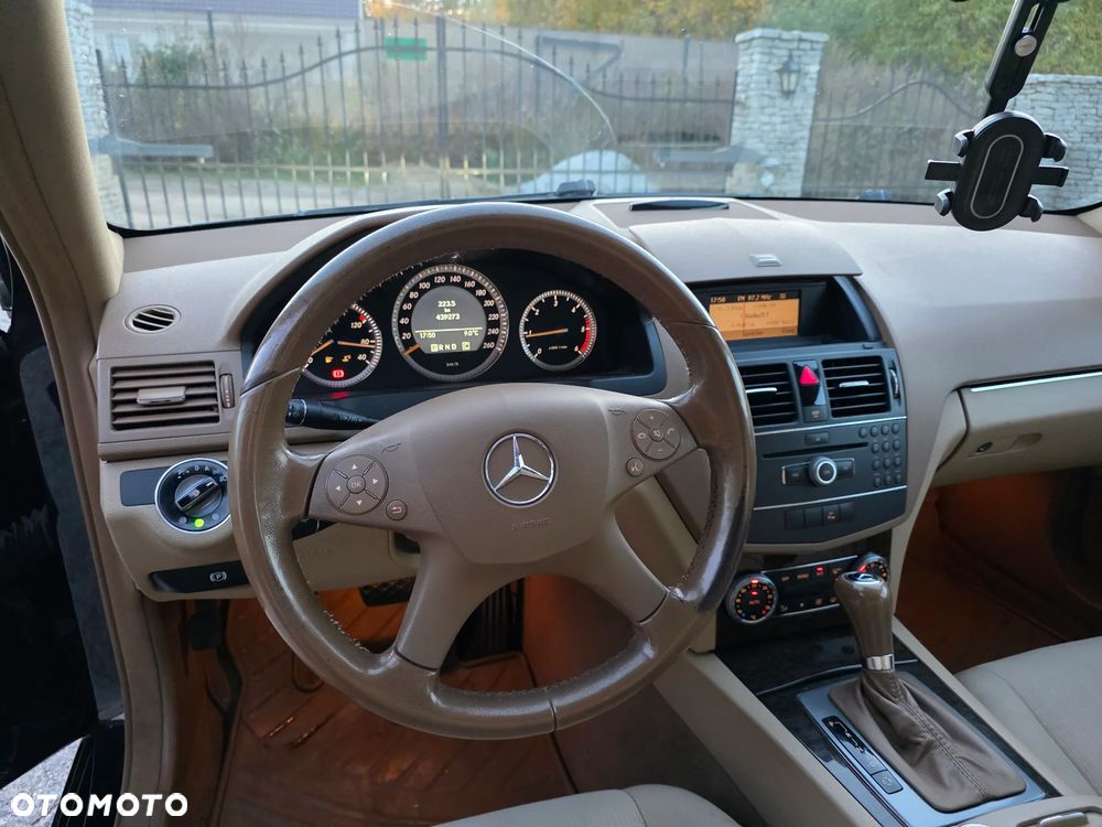 Mercedes-Benz Klasa C 220 CDI DPF Automatik Elegance - 12