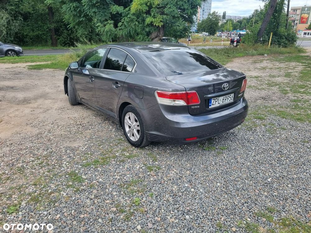 Toyota Avensis - 4