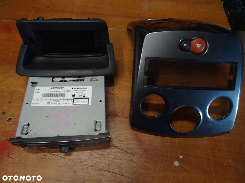 RENAULT CLIO III 3 CD RADIO WYSWIETLACZ MONITOR RAMKA DO  RADIO CZESCI ROZNE - 1