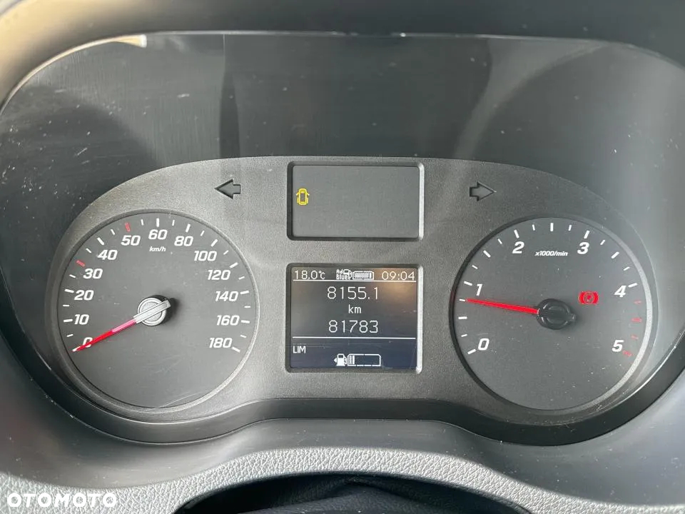 Mercedes-Benz Sprinter - 14