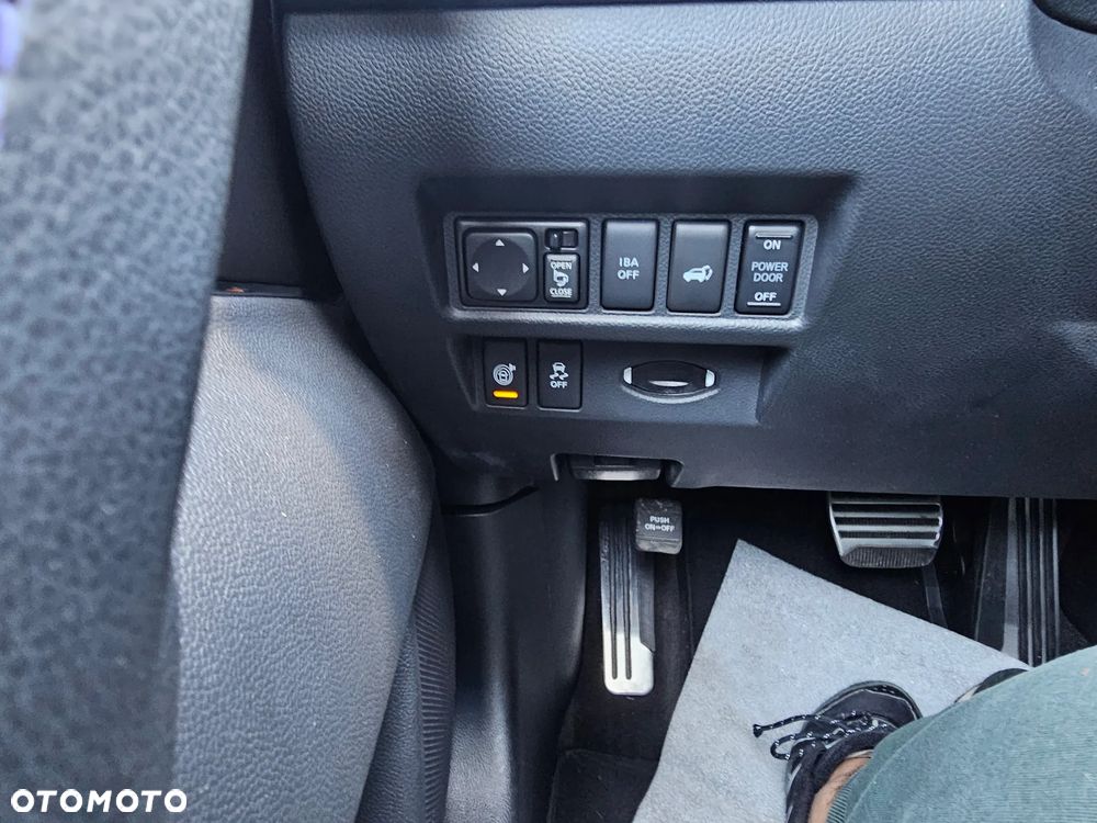 Infiniti Q70 - 25