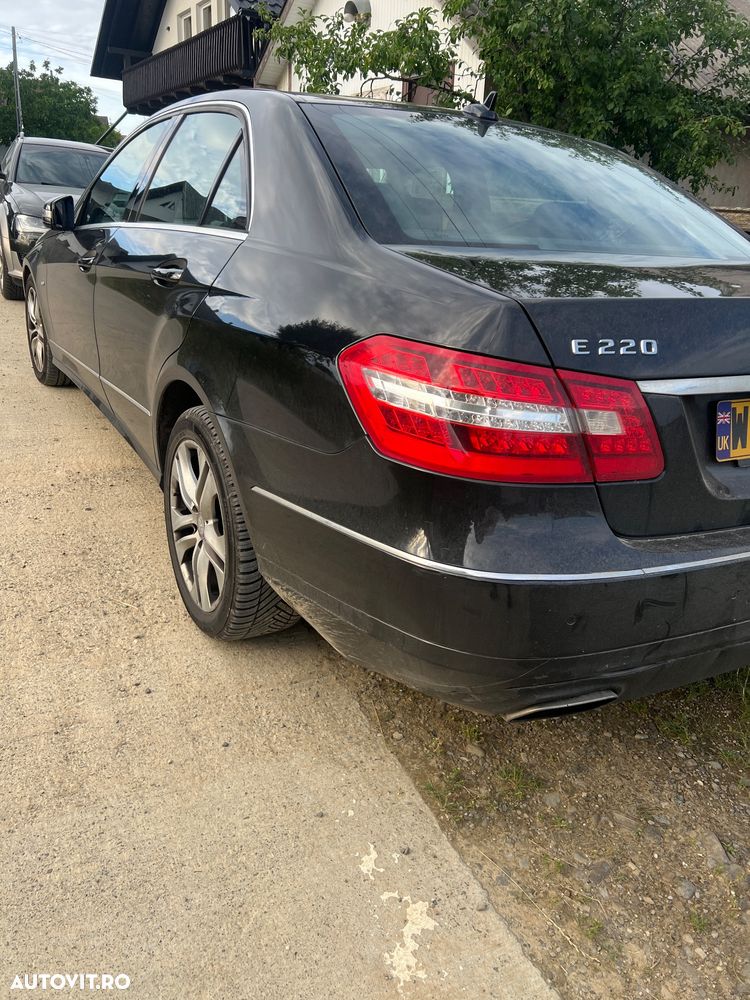 Mercedes-Benz E 220 CDI DPF BlueEFFICIENCY - 8