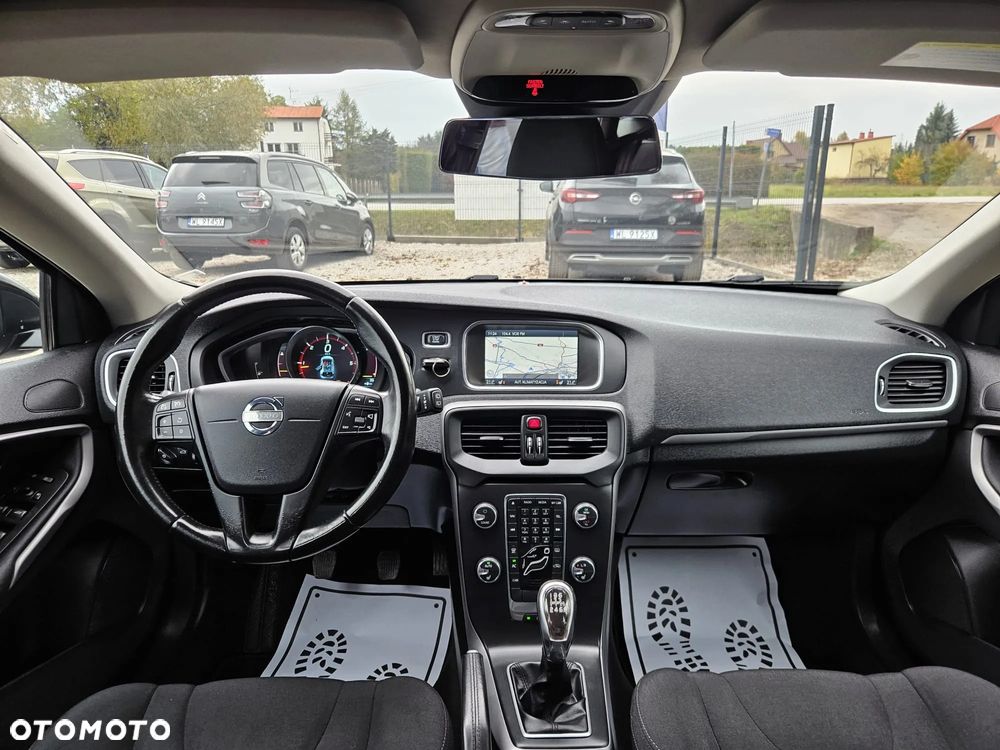 Volvo V40 D3 Momentum - 18