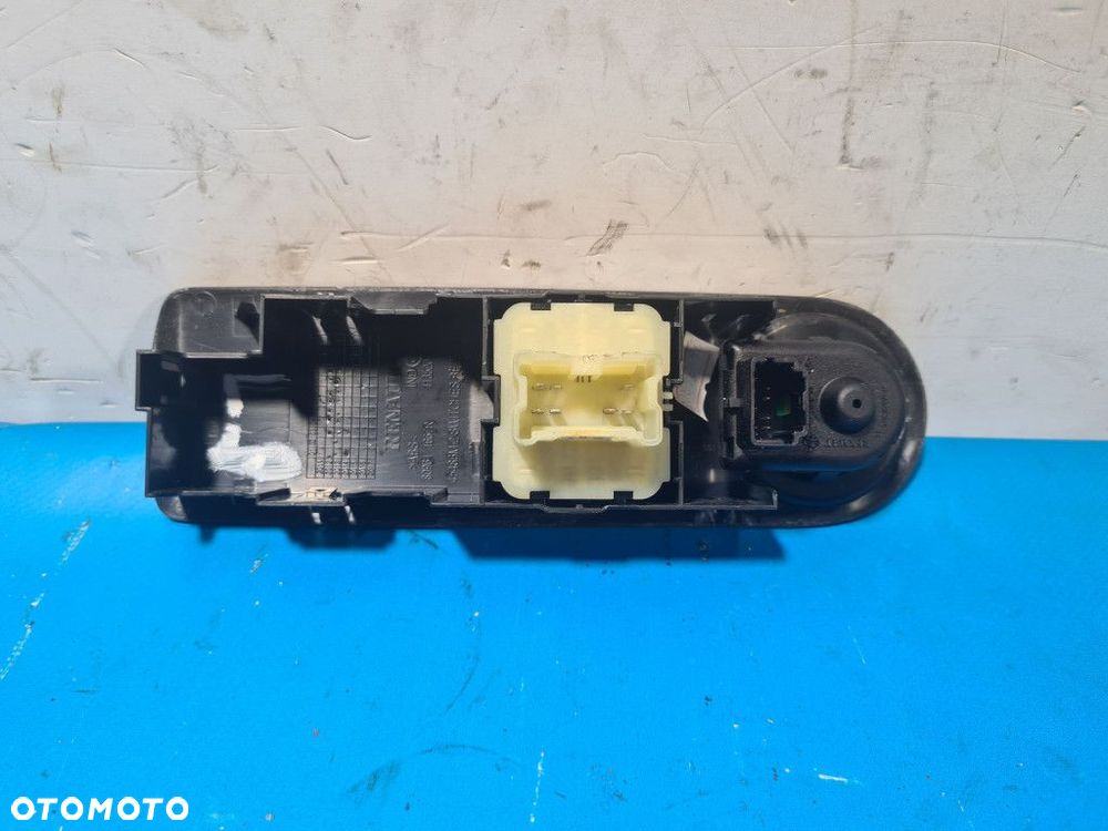 PANEL STEROWANIA SZYB RENAULT CLIO IV - 2
