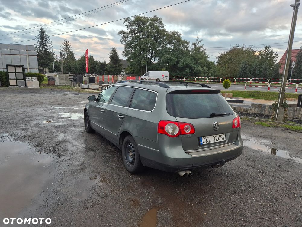 Volkswagen Passat 2.0 FSI Comfortline - 11