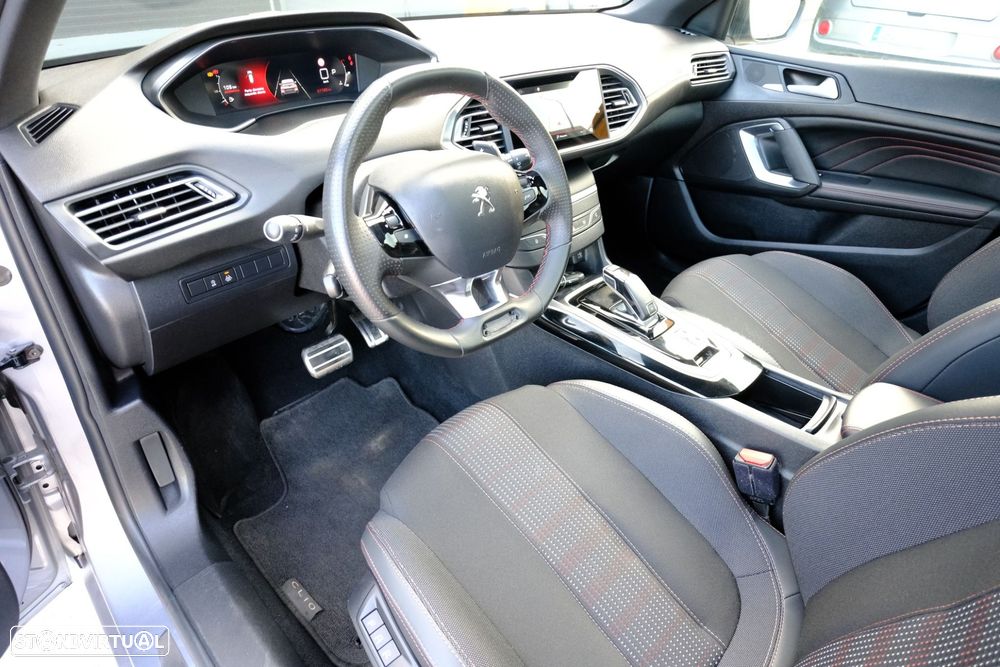 Peugeot 308 1.2 PureTech GT EAT8 - 8