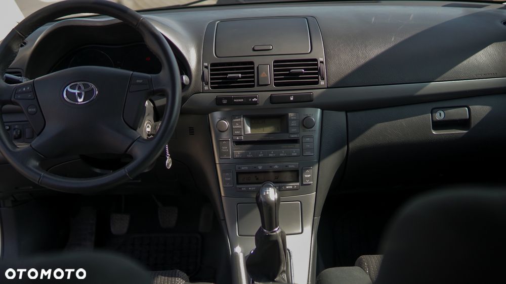Toyota Avensis 1.8 VVT-i Sol - 5