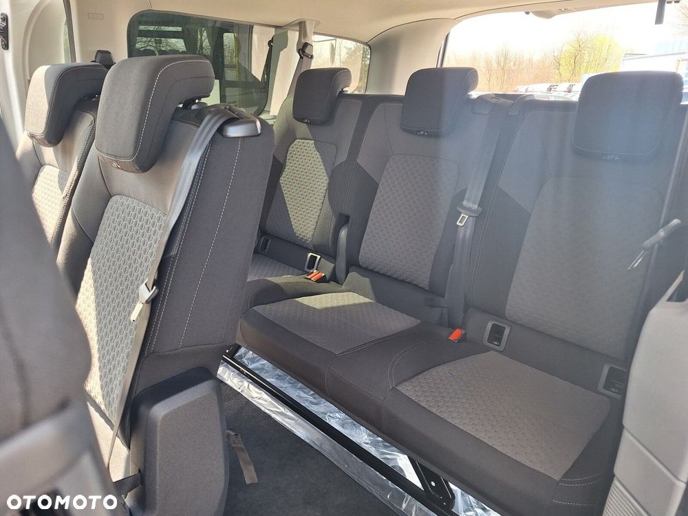 Volkswagen Caravelle - 22
