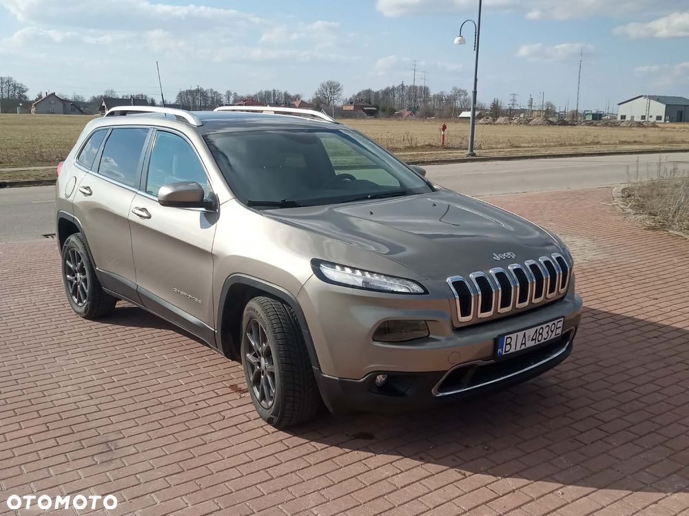 Jeep Cherokee - 1