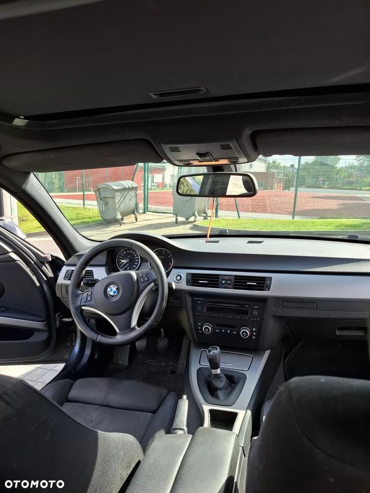 BMW Seria 3 318d - 3