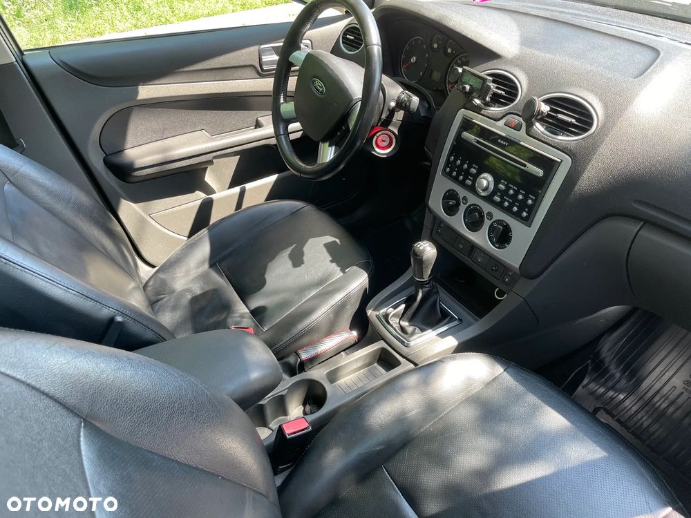 Ford Focus 1.6 Trend + - 9