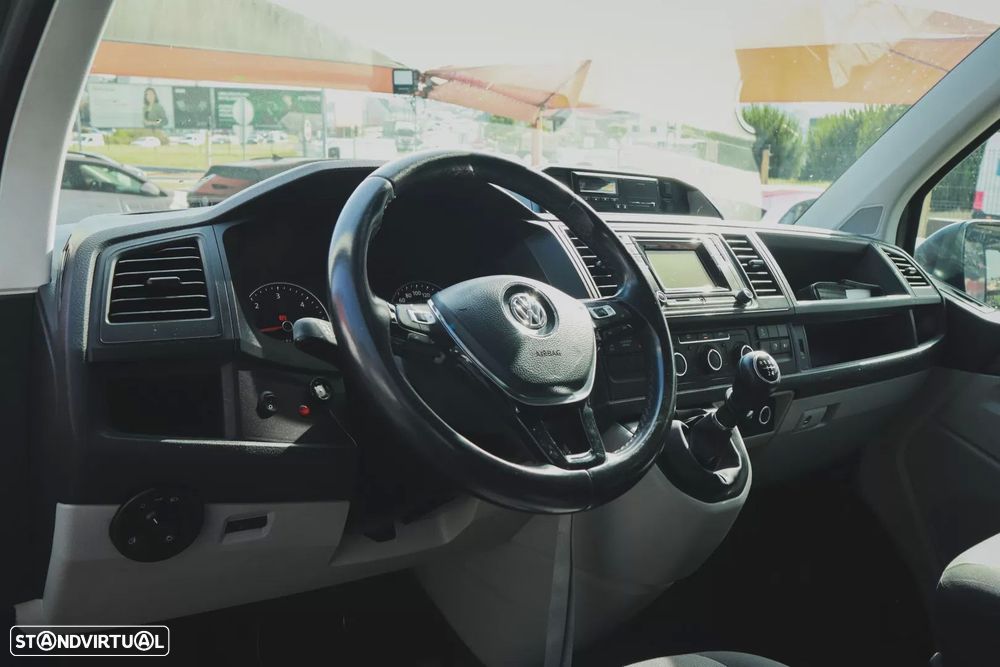 Volkswagen Transporter 2019 photo 2