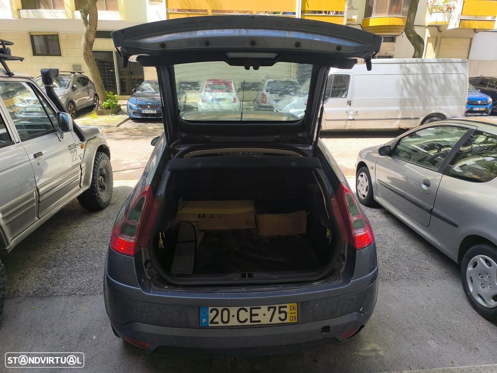 Citroën C4 1.6 HDi 110 VTS - 23
