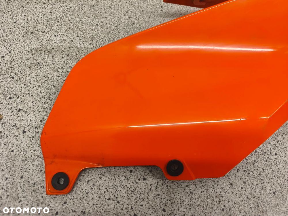 Owiewka, osłona, bok, boczek KTM Duke 125 - 3