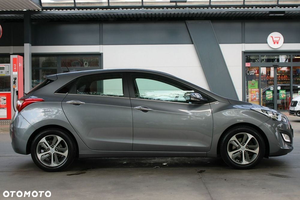 Hyundai i30 blue 1.4 Passion - 4